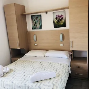 Alexander Hotel